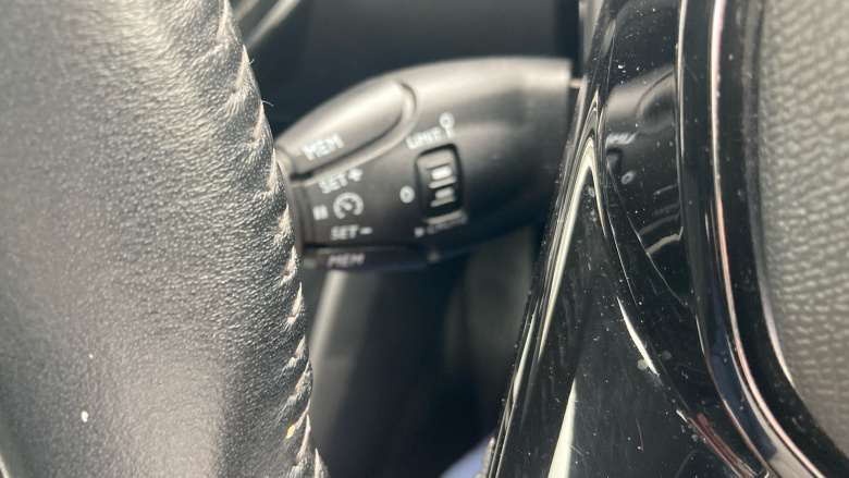 Peugeot 208 1.2 PureTech 100 Allure 5dr Petrol Hatchback